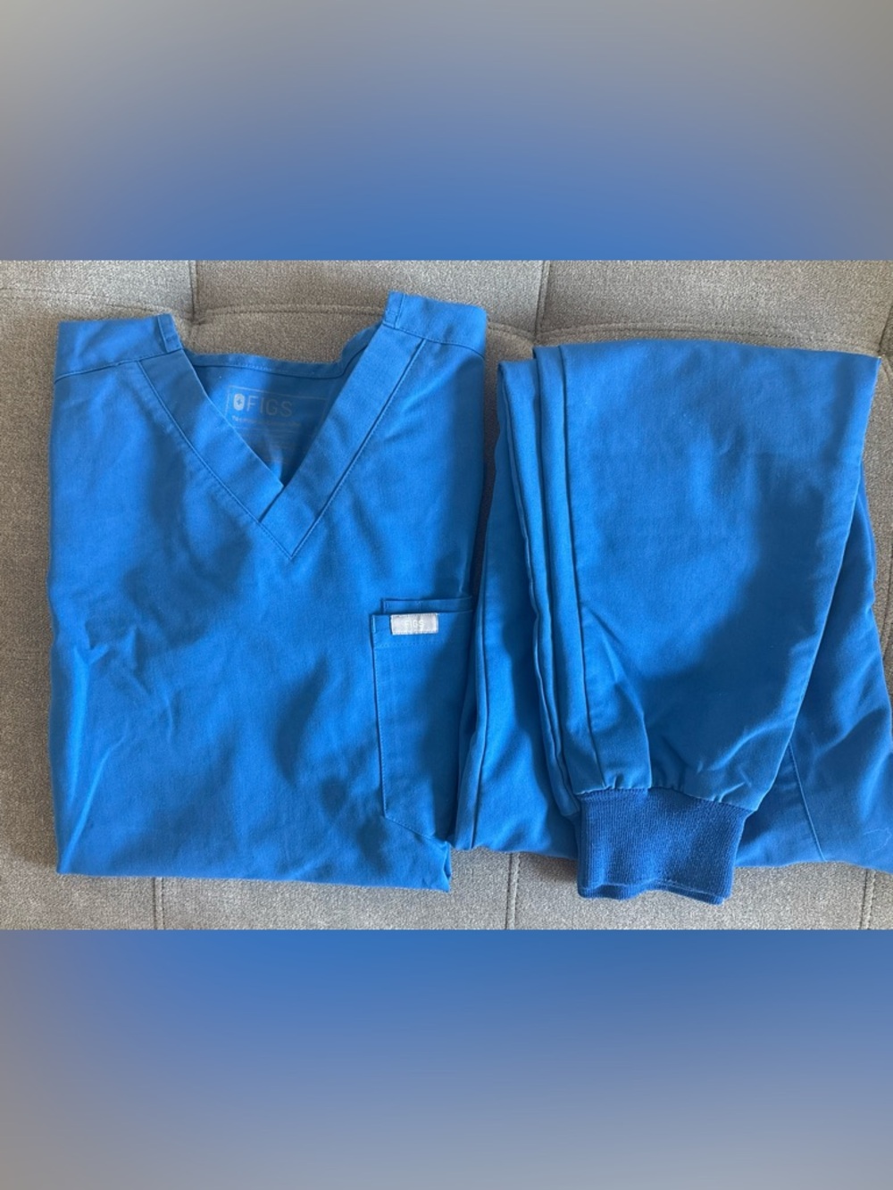 Men FIGS Medical Scrub Set in Royal Blue